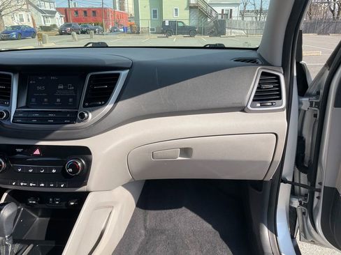 Used 2018 Hyundai Tucson SEL image 28