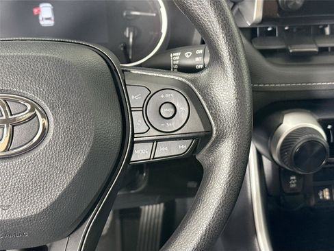 Certified 2025 Toyota RAV4 LE image 29