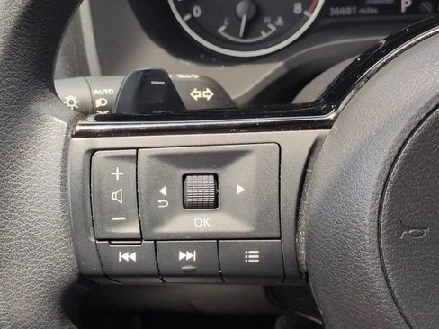 Used 2023 Nissan Rogue SV FWD image 25