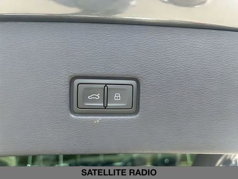 Used 2023 Audi SQ8 Prestige AWD/4WD image 17