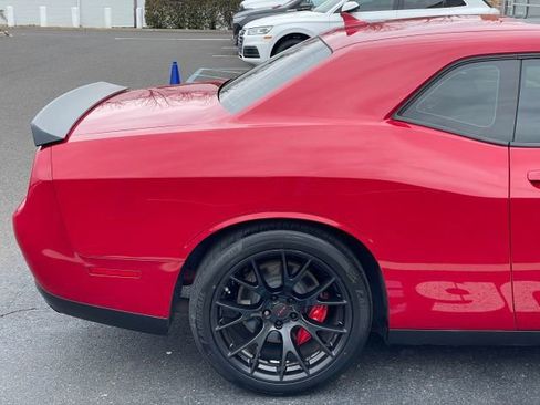 Used 2016 Dodge Challenger SRT Hellcat RWD image 21