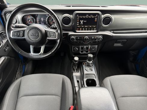 Used 2022 Jeep Wrangler Unlimited Sahara AWD/4WD image 5