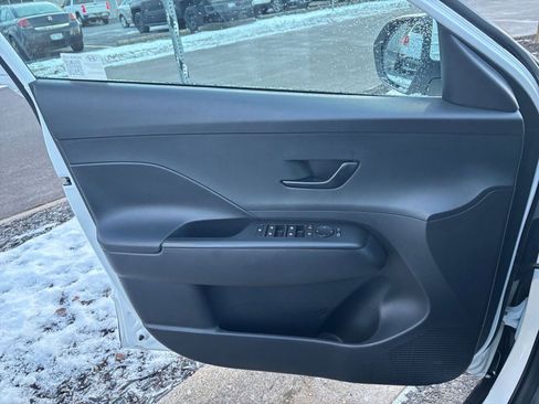 Used 2025 Hyundai Kona SEL image 20