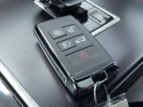New 2026 Land Rover Range Rover Velar Dynamic SE AWD/4WD image 40