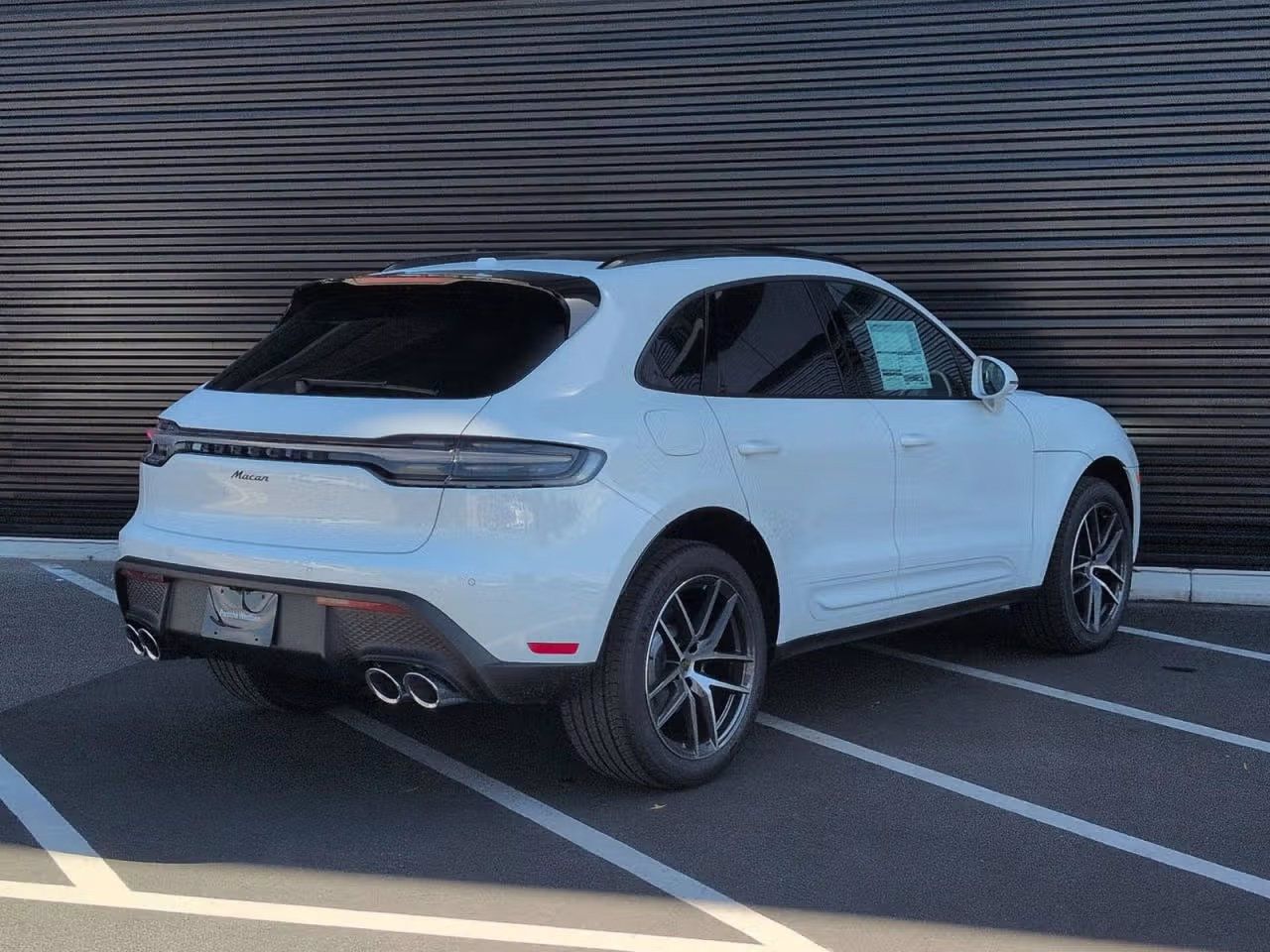 Certified 2026 Porsche Macan AWD/4WD image 7
