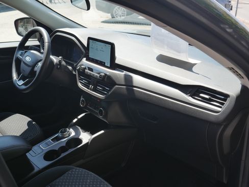 Certified 2025 Ford Escape Active AWD/4WD image 24