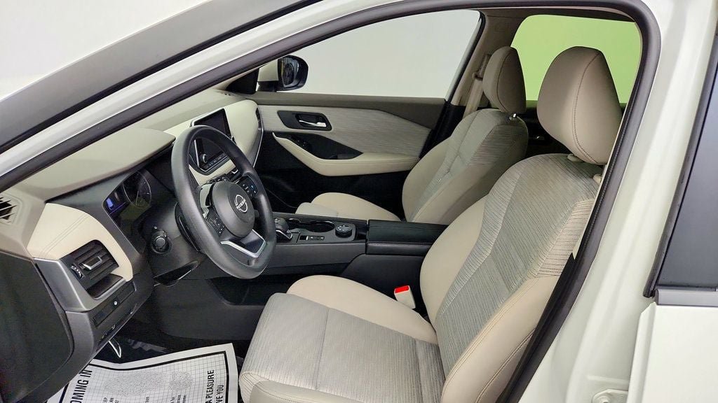 Used 2023 Nissan Rogue SV AWD/4WD image 19