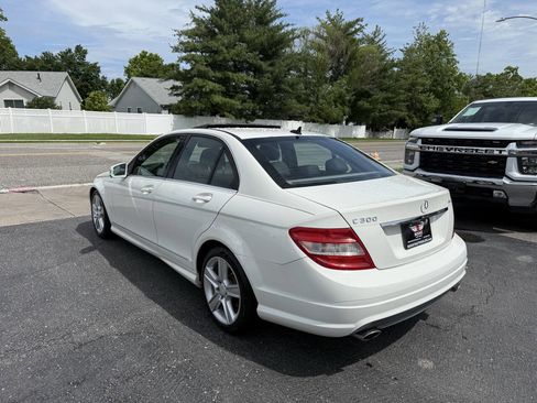 Used 2011 Mercedes-Benz C 300 4MATIC Sedan image 5