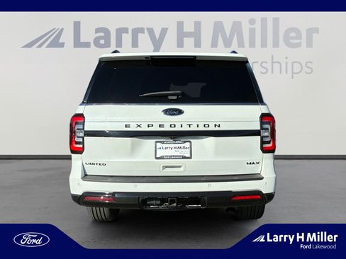 Used 2022 Ford Expedition Max Limited image 4