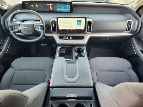 Used 2025 Ford Expedition Max Active image 28