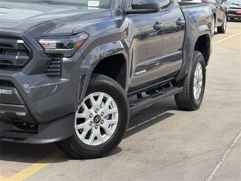 Certified 2025 Toyota Tacoma SR5 image 3