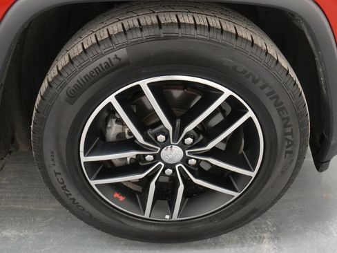 Used 2018 Jeep Grand Cherokee Trailhawk w/ Trailhawk Luxury Group image 12