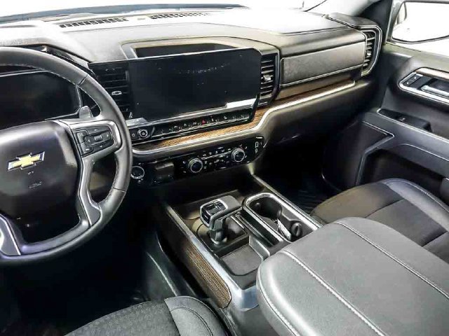 Certified 2026 Chevrolet Silverado 1500 LT AWD/4WD image 17