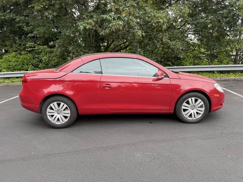 Used 2008 Volkswagen Eos 2.0T FWD image 4