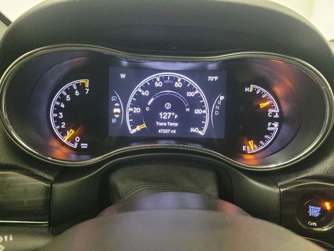 Used 2020 Jeep Grand Cherokee Limited AWD/4WD image 23