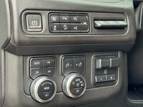 Used 2023 GMC Yukon Denali Ultimate w/ LPO, Floor Liner Package AWD/4WD image 17