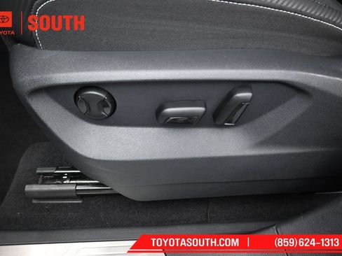 Used 2026 Volkswagen Atlas Cross Sport SE AWD/4WD image 25