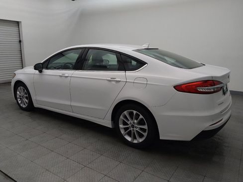 Used 2020 Ford Fusion SE image 3