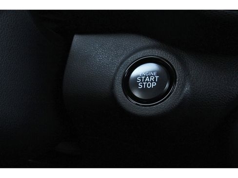 Used 2024 Hyundai Venue Limited FWD image 29