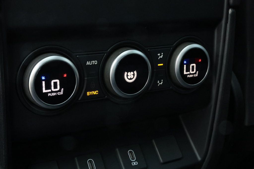 New 2026 Land Rover Defender 110 S AWD/4WD image 27