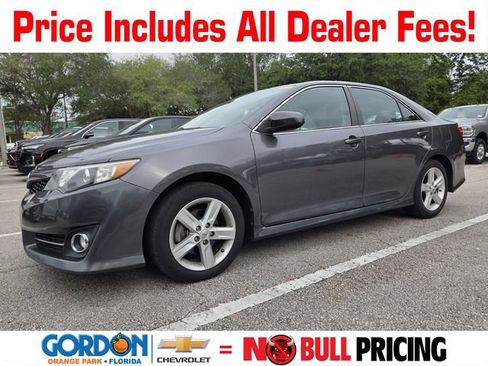 Used 2014 Toyota Camry SE FWD image 1