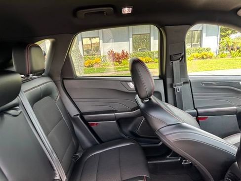 Used 2025 Ford Escape ST-Line FWD image 14
