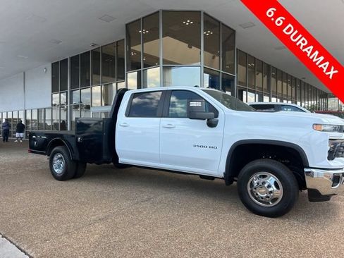 New 2026 Chevrolet Silverado 3500 LT w/ Convenience Package AWD/4WD image 2