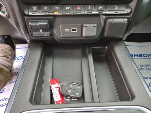 Used 2020 GMC Sierra 2500 AT4 w/ AT4 Premium Package AWD/4WD image 19