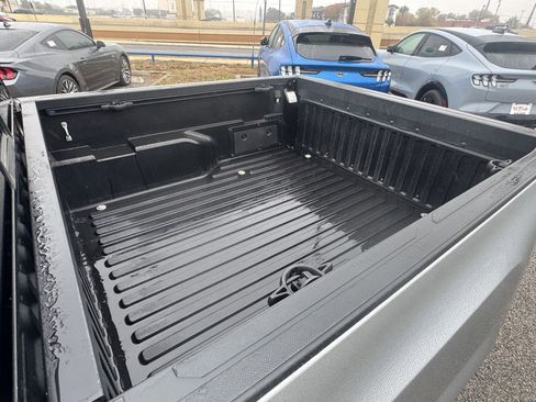 Used 2023 Toyota Tacoma SR image 9