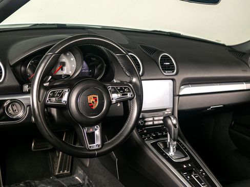 Used 2018 Porsche 718 Boxster S image 32