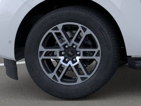 New 2025 Ford Expedition Active image 19