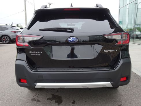 Used 2023 Subaru Outback Limited AWD/4WD image 4