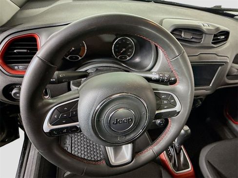 Used 2020 Jeep Renegade Trailhawk image 5