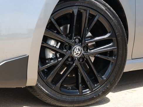 Used 2025 Toyota Camry SE FWD image 13