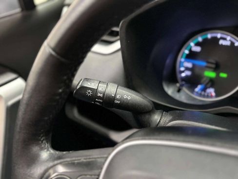 Used 2021 Toyota RAV4 XLE Premium AWD/4WD image 31