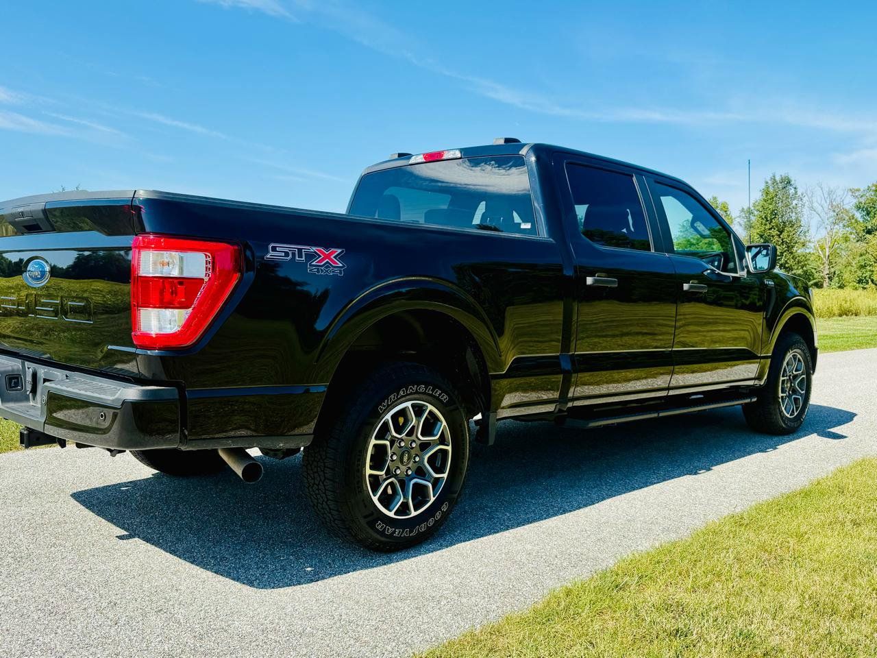 Used 2021 Ford F150 XL w/ STX Appearance Package AWD/4WD image 7
