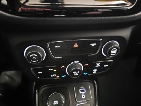 Used 2018 Jeep Compass Limited AWD/4WD image 20
