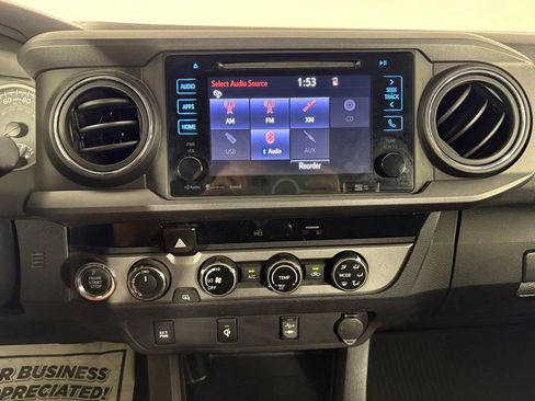Used 2017 Toyota Tacoma TRD Off-Road w/ Tow Package (A/T) AWD/4WD image 23