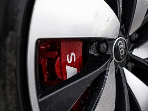 New 2025 Audi SQ6 e-tron Premium Plus image 23