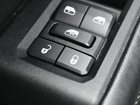 Used 2023 Jeep Grand Cherokee Limited w/ Luxury Tech Group II AWD/4WD image 16