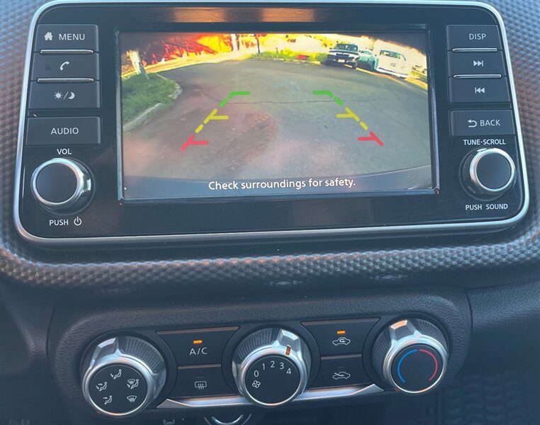 Used 2018 Nissan Kicks S FWD image 12