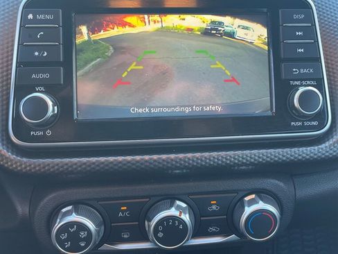Used 2018 Nissan Kicks S FWD image 12