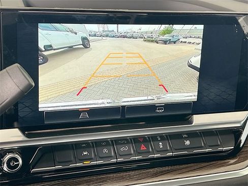 New 2026 GMC Sierra 1500 Elevation image 9