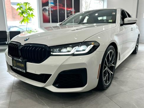 Used 2022 BMW 540i xDrive w/ M Sport Package image 3