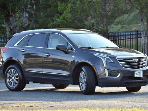 Used 2017 Cadillac XT5 Luxury w/ Driver Awareness Package AWD/4WD image 4