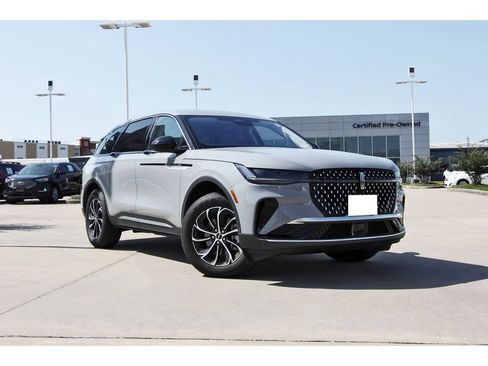 Used 2026 Lincoln Nautilus Premier AWD/4WD image 1