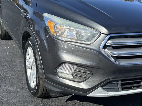 Used 2017 Ford Escape SE image 10