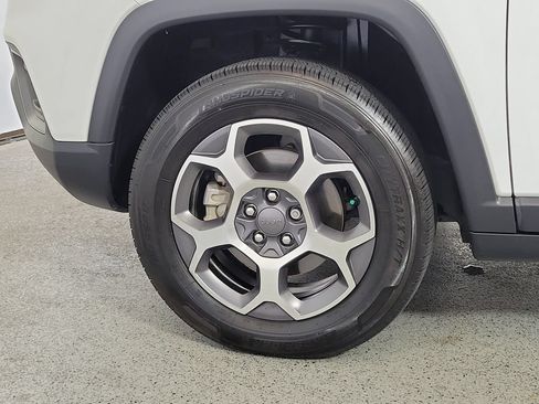 Used 2022 Jeep Compass Trailhawk AWD/4WD image 9