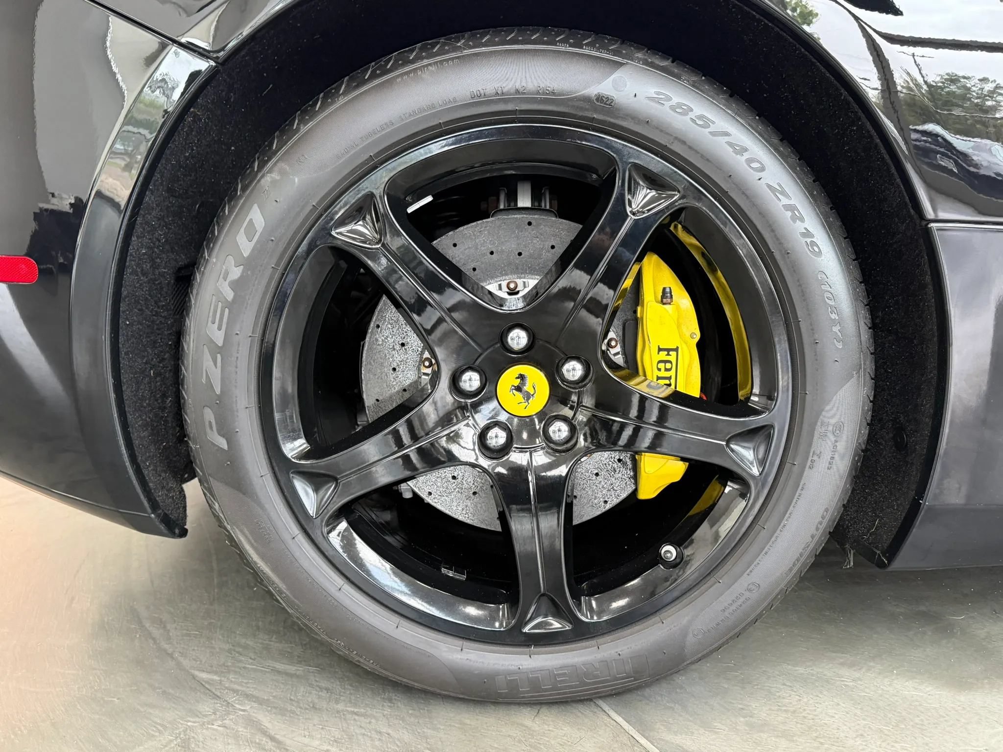 Used 2010 Ferrari California RWD image 39