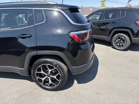 Used 2025 Jeep Compass Limited AWD/4WD image 9